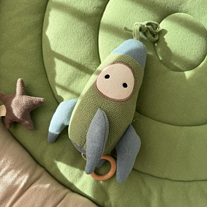 Мобиль музыкальный Vanilla Copenhagen "Rocket", еловый